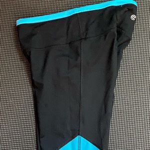 Champion quarter length athletic leggings